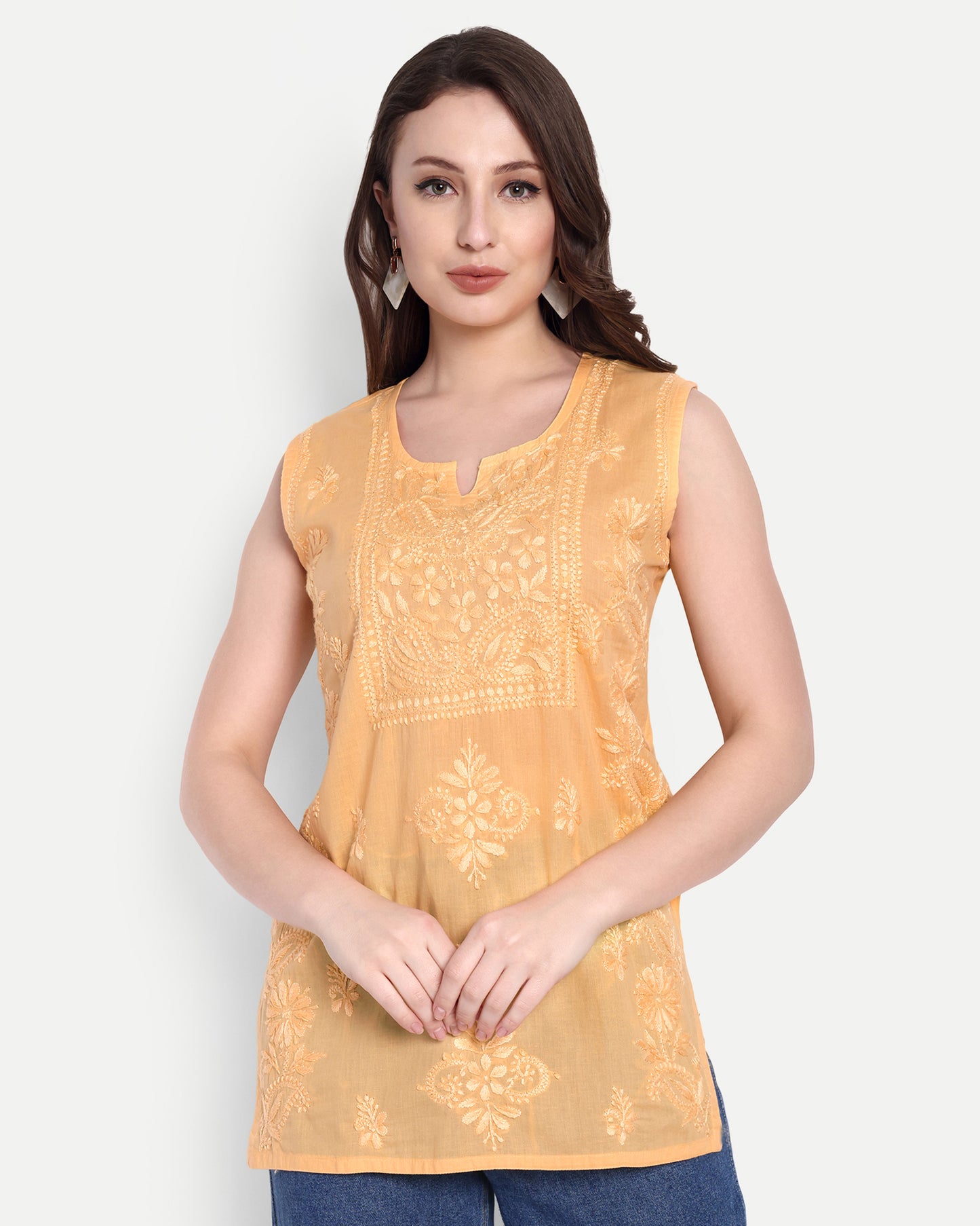 Mahi mul cotton sleevless short chikankari kurti