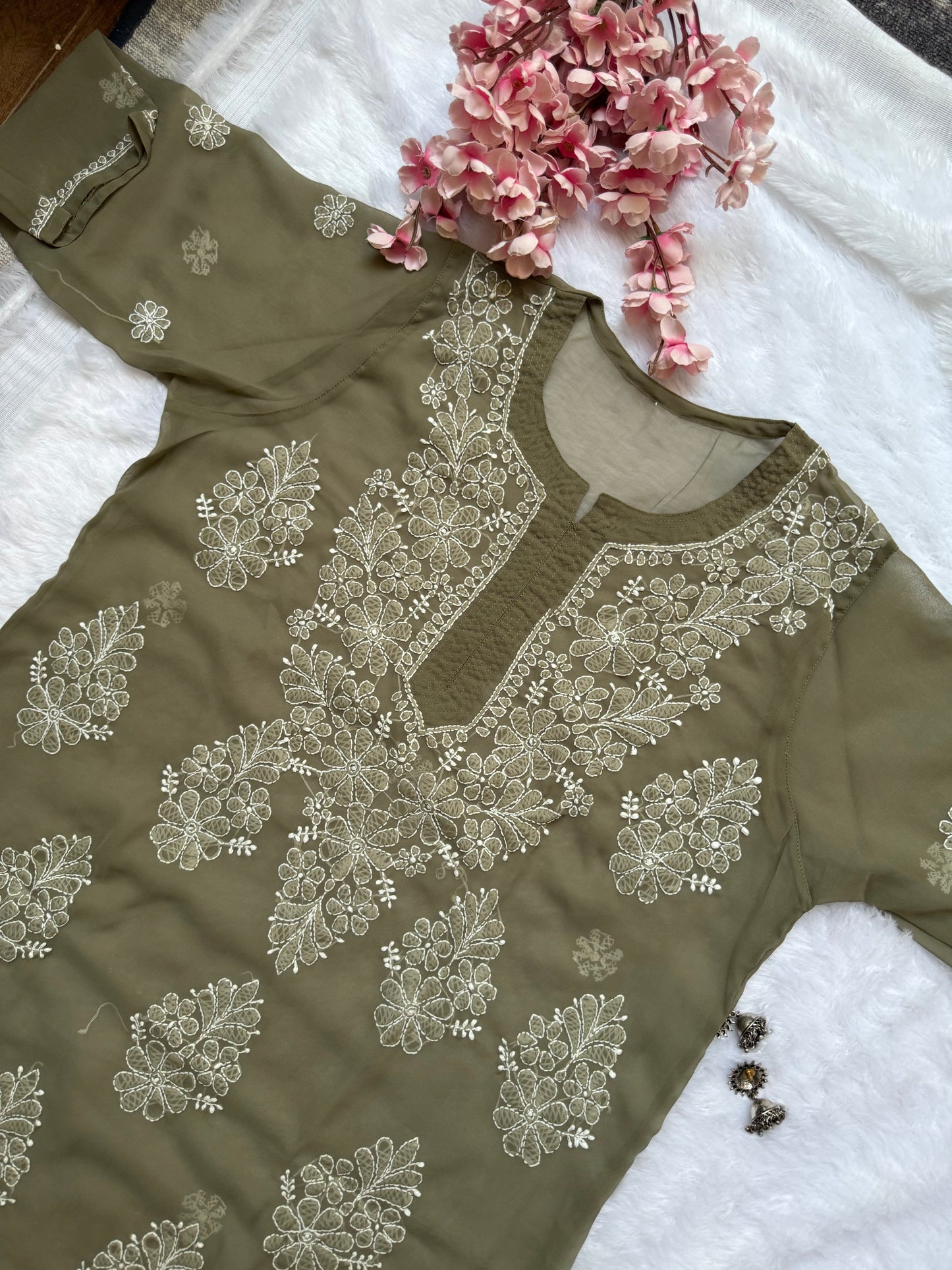 Georgette chikankari kurta with matching liner