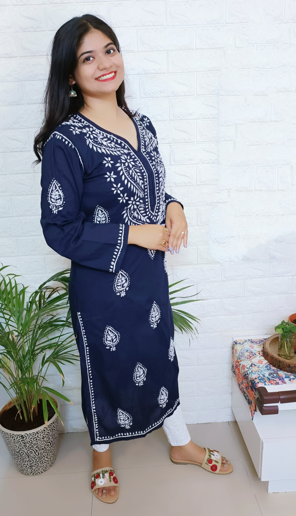 Label Aja Hand Embroidered pure cotton Lucknowi Chikankari Kurta - Label Aja Chikankari