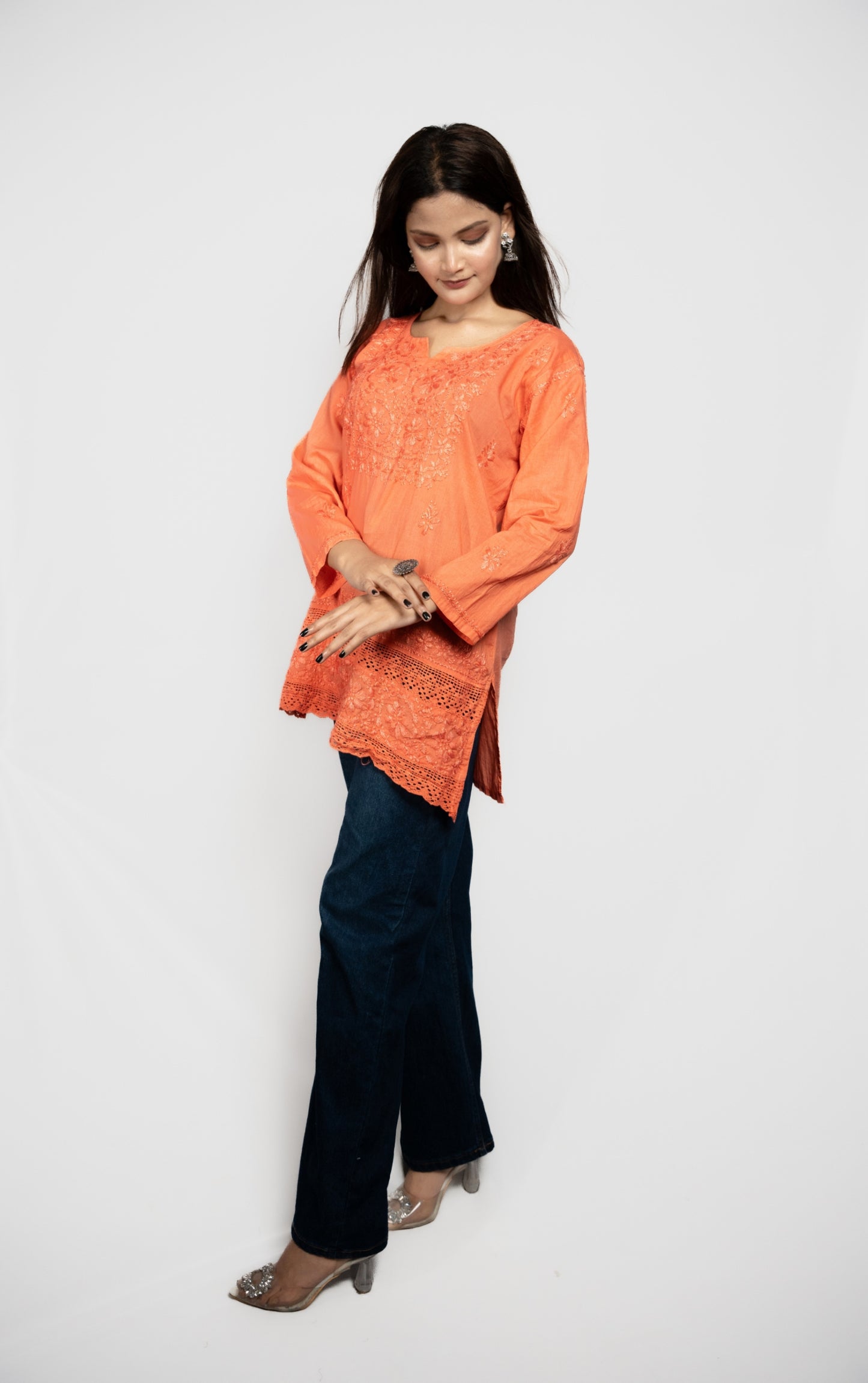 Esha mul cotton short chikankari kurti