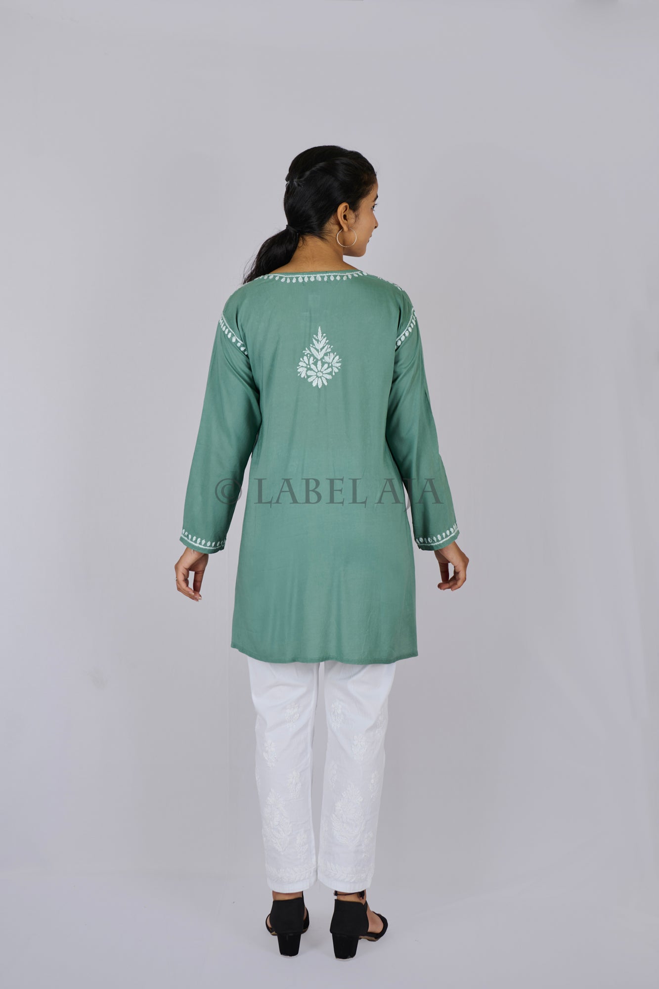 Inara modal chikankari short kurti