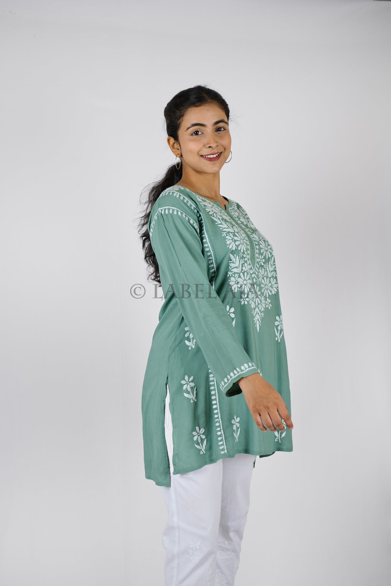 Inara modal chikankari short kurti