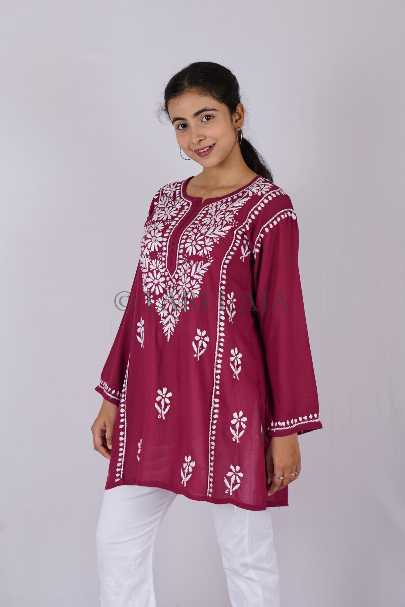 Inara modal chikankari short kurti