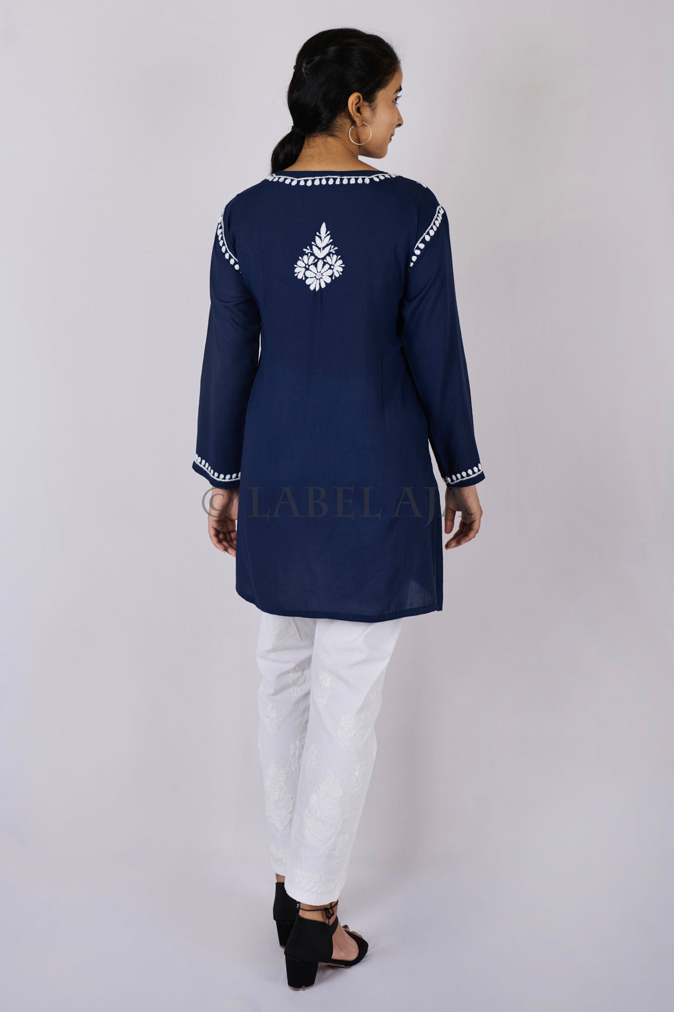 Inara modal chikankari short kurti